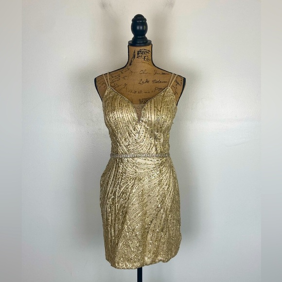 Dancing Queen Sequin Mini Dress Size L Gold Padded V-Neck Sleeveless Prom Party - Picture 1 of 14